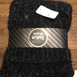 Collection 18 Hat & Scarf Gift Set